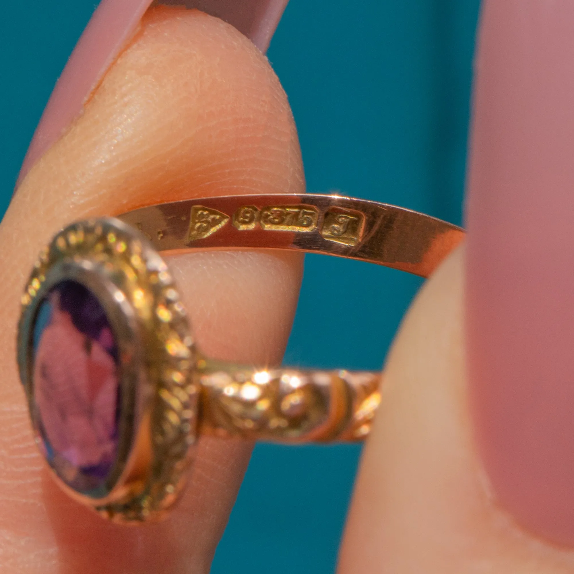 Antique 9ct Gold Chased Amethyst Ring 0.70ct, c.1919
