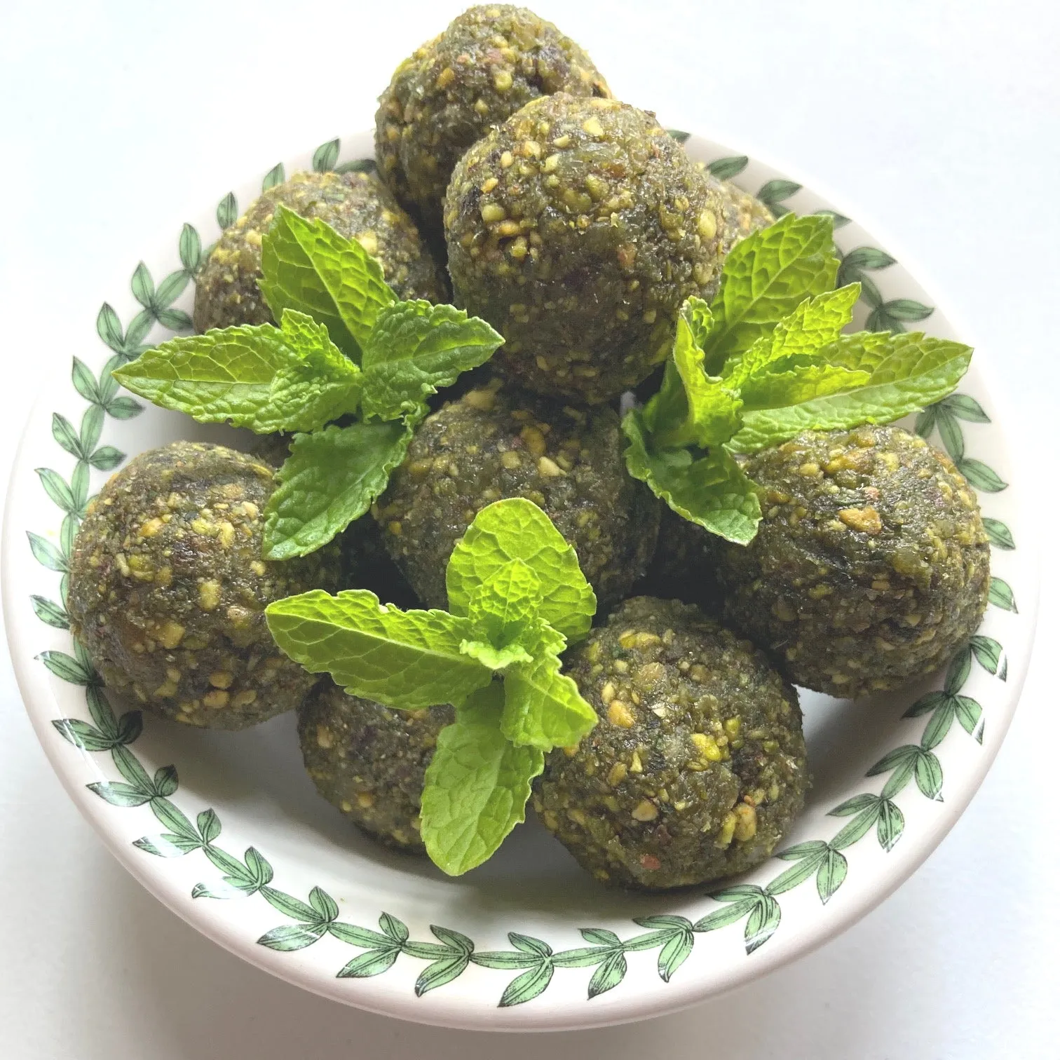 No-Cook Energy-Ball Recipe Book